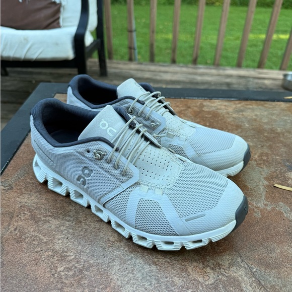 On Running Men's Light Gray Athletic Shoes - Picture 1 of 5
